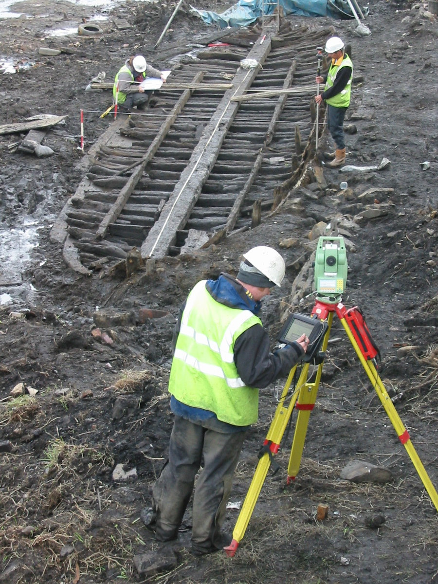 Archaeological dig at Leamington Wharf (c) Headland Archaeology