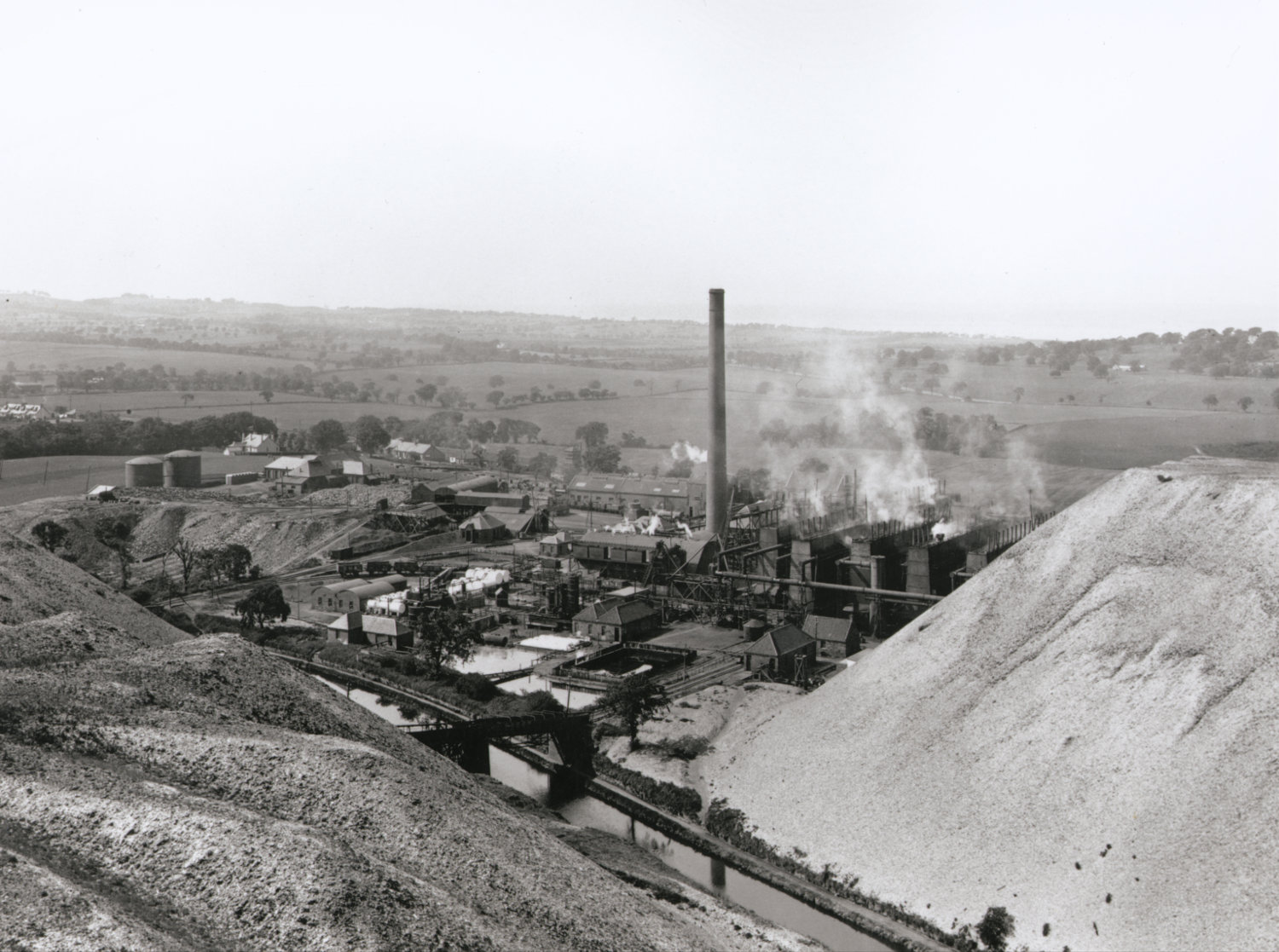 View of Scottish Oils c.1925 (c) Almond Valley Heritage Trust