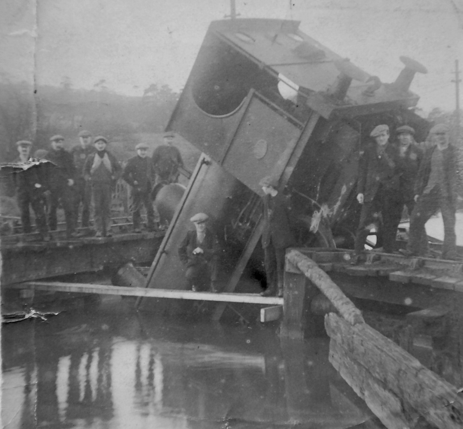 Accident at Redding (c) Falkirk Archives & Museums